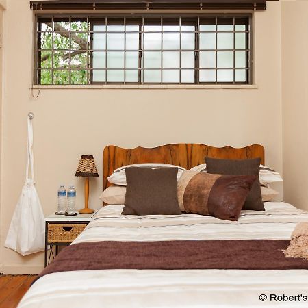 Robert'S Cottages Кейптаун Екстериор снимка